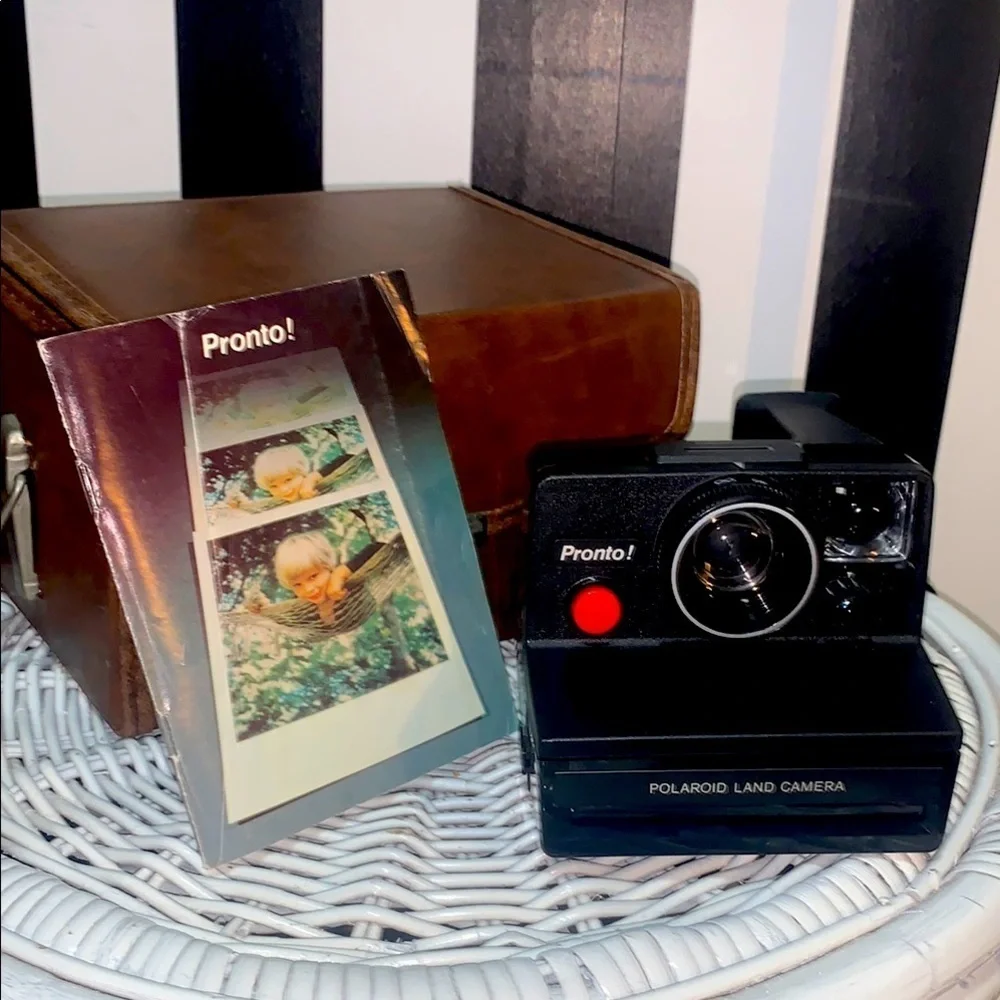 1976 Polaroid Pronto! Land Camera Instant Camera & Carry Case Retro Vintage Film
